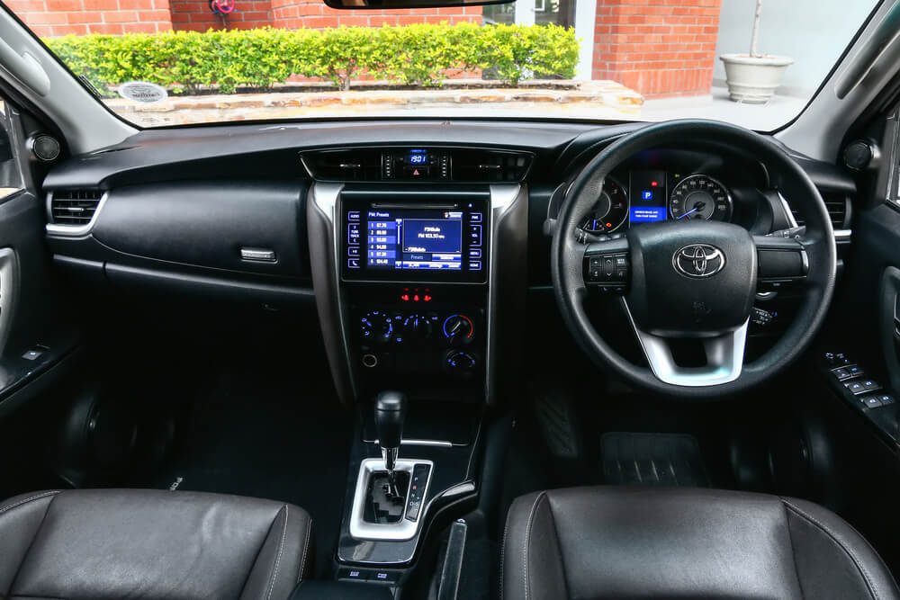 modifikasi interior Toyota Fortuner