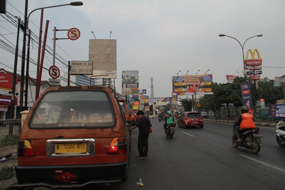 Rambu Dilarang Parkir Dan Berhenti, Apa Bedanya? - SEVA