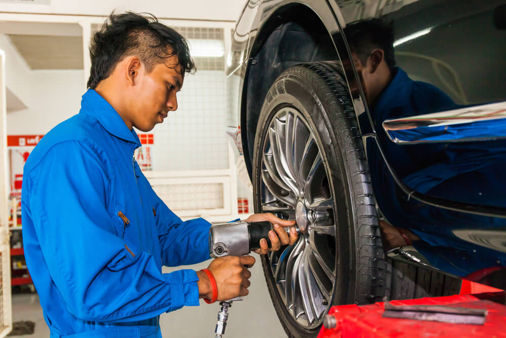 Bahaya Pasang Ban Mobil Beda Ukuran, Bisa Kecelakaan?