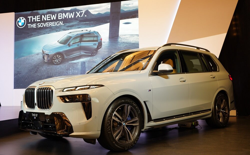 Facelift BMW X7, Tangguh, Lebih Canggih, dan Makin Futuristis