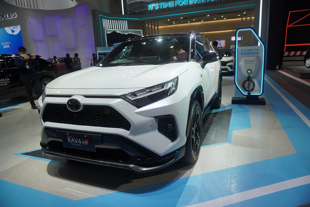 Intip Spesifikasi Toyota RAV4 GR Sport PHEV Yang Mejeng Di GJAW 2023 - SEVA